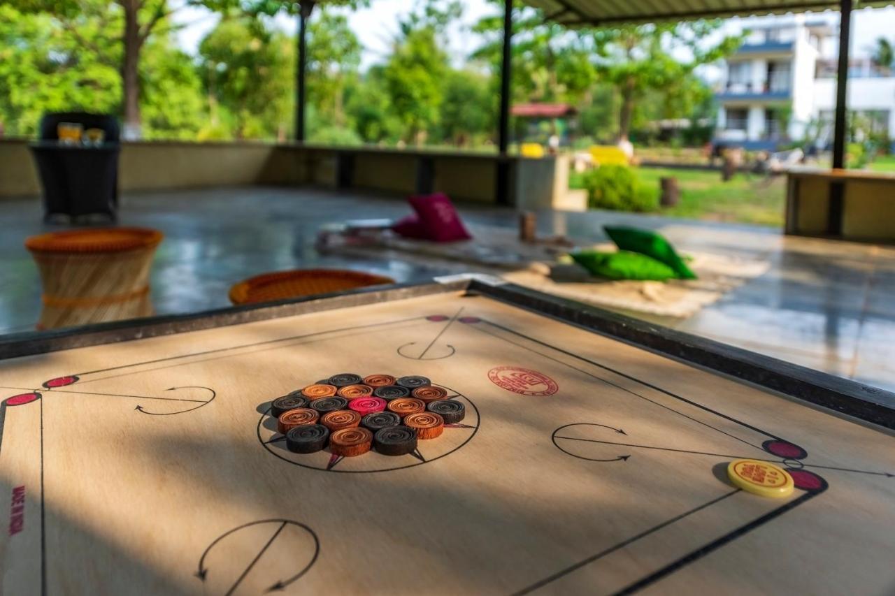 Saffronstays Lakeview Nivara - Farm Stay Villa With Private Pool Near Poona Buitenkant foto
