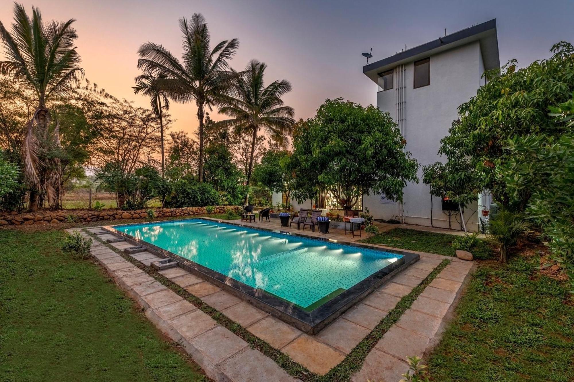 Saffronstays Lakeview Nivara - Farm Stay Villa With Private Pool Near Poona Buitenkant foto