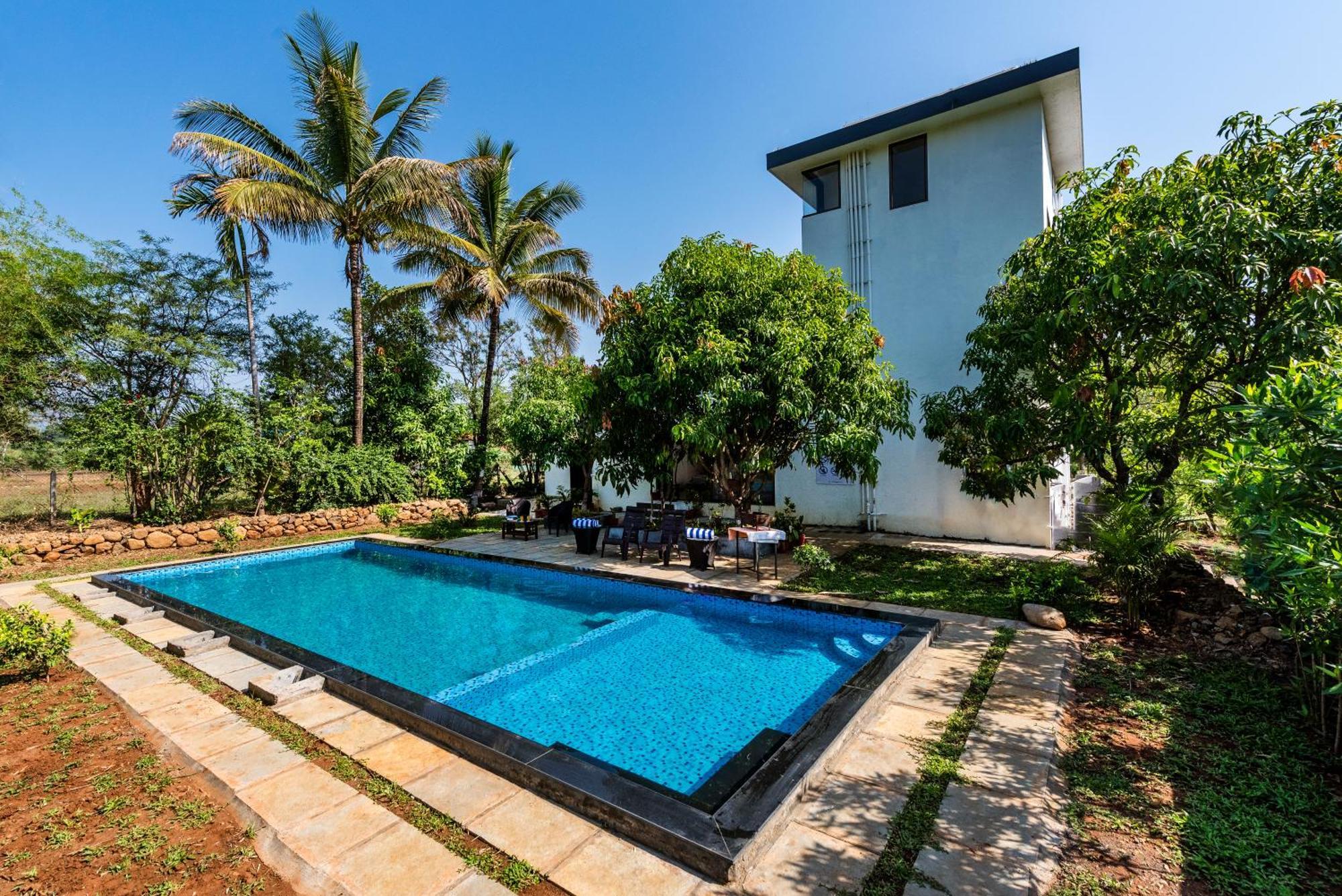 Saffronstays Lakeview Nivara - Farm Stay Villa With Private Pool Near Poona Buitenkant foto
